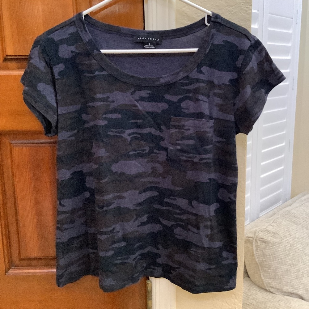 Camo T shirt with front pocket